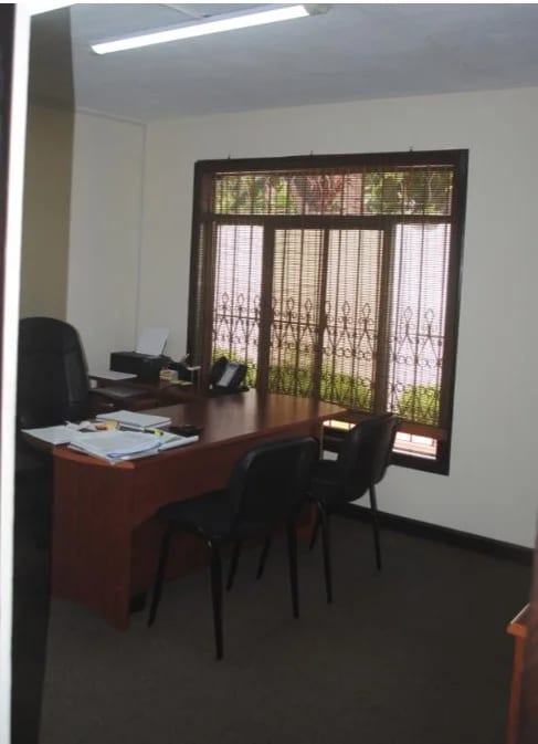 Casa con super ubicación para oficinas — foto 7 de 9
