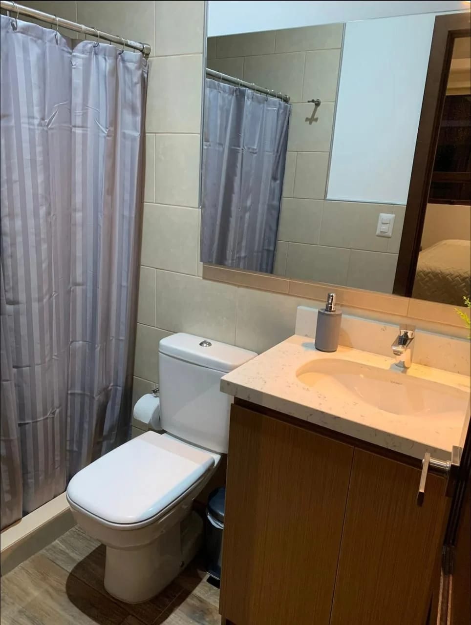 A un paso de Oakland Renta 1 habitación amueblado — foto 6 de 13