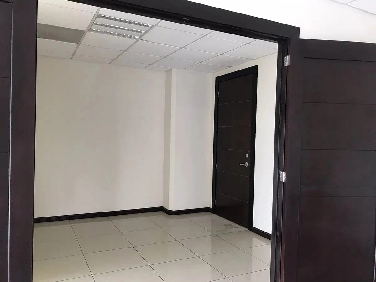 DESIGN CENTER oficina en renta /venta — foto 1 de 4