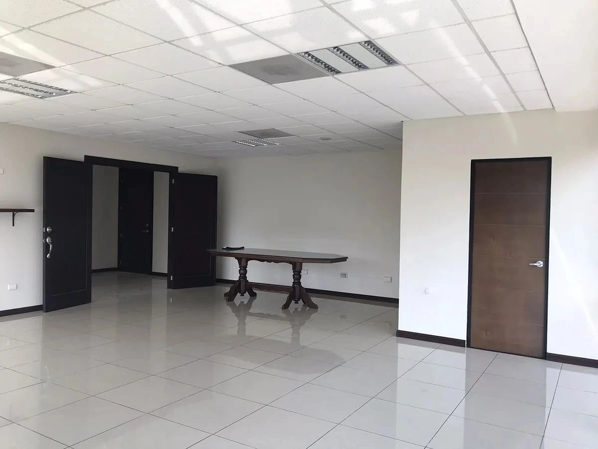 DESIGN CENTER oficina en renta /venta — foto 3 de 4