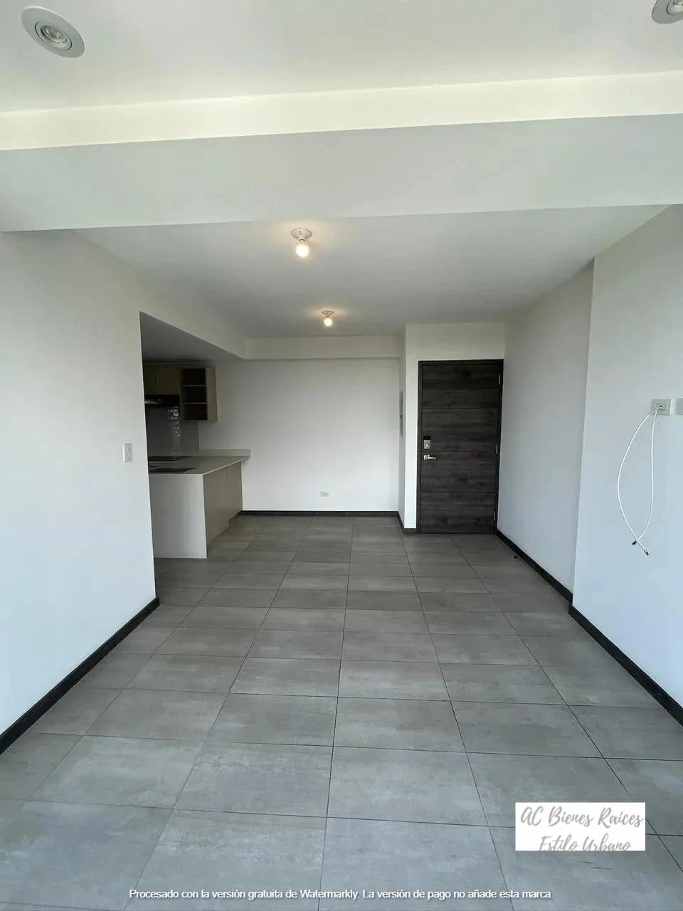 Renta y venta zona 15 2 habitaciones — foto 2 de 13