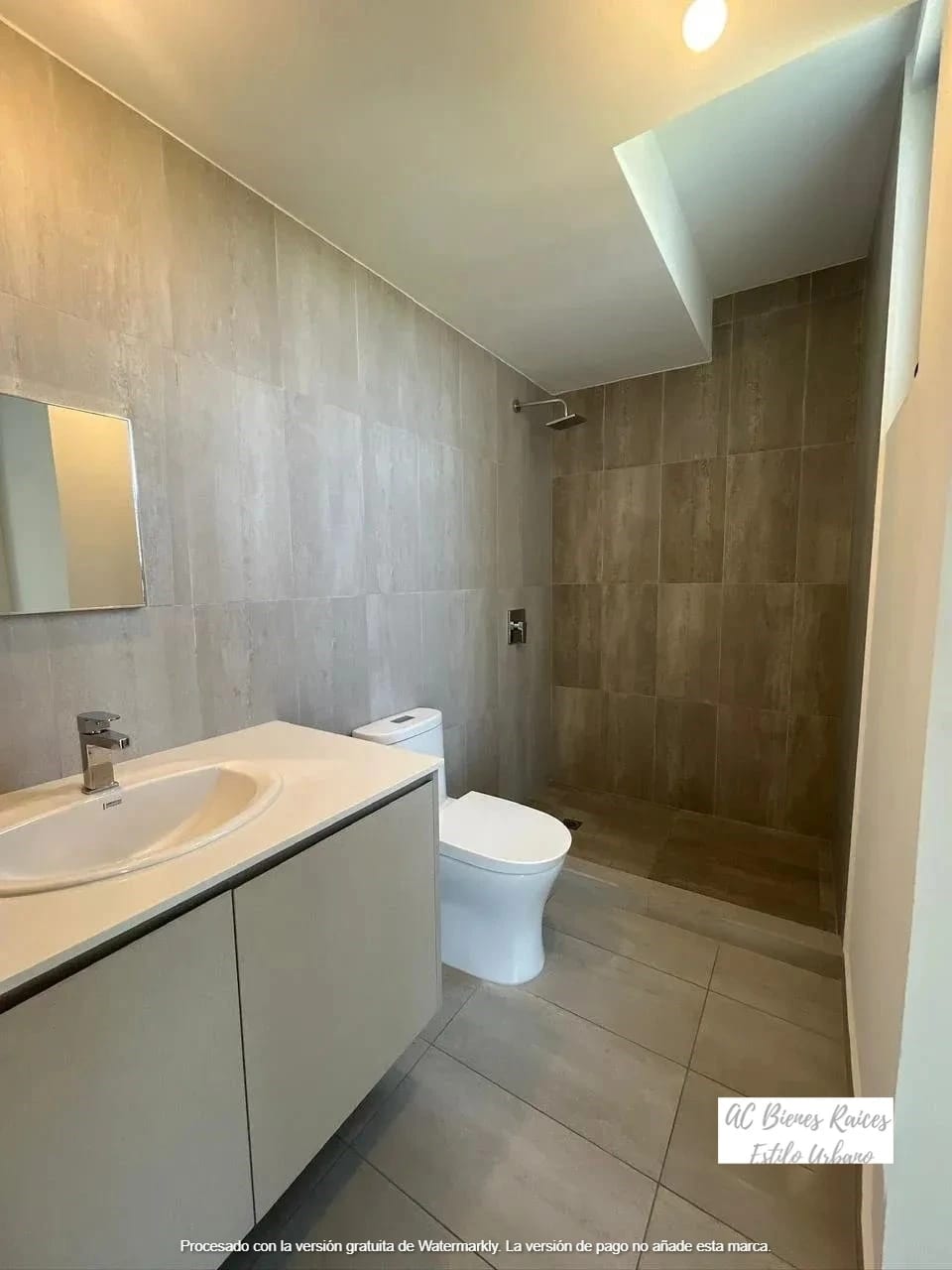 Renta y venta zona 15 2 habitaciones — foto 9 de 13
