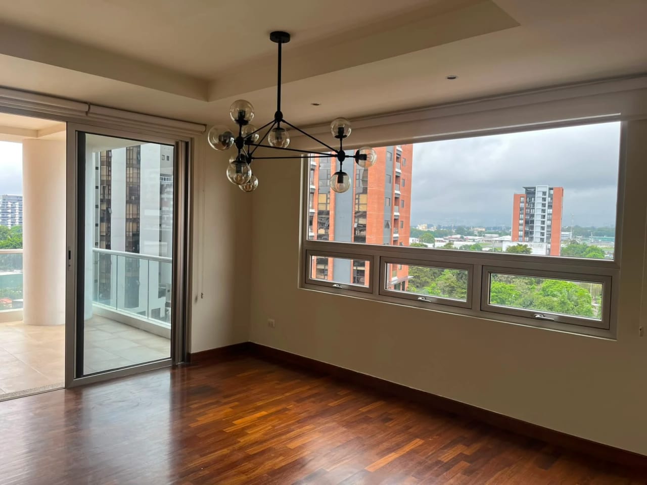 Akoya zona 14 renta 2 habitaciones — foto 1 de 15