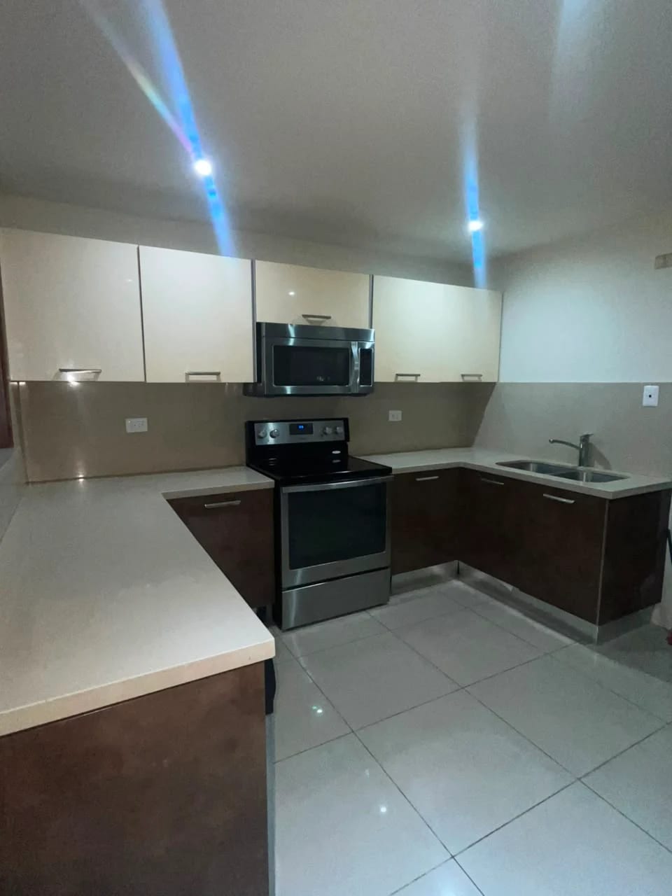 Akoya zona 14 renta 2 habitaciones — foto 3 de 15