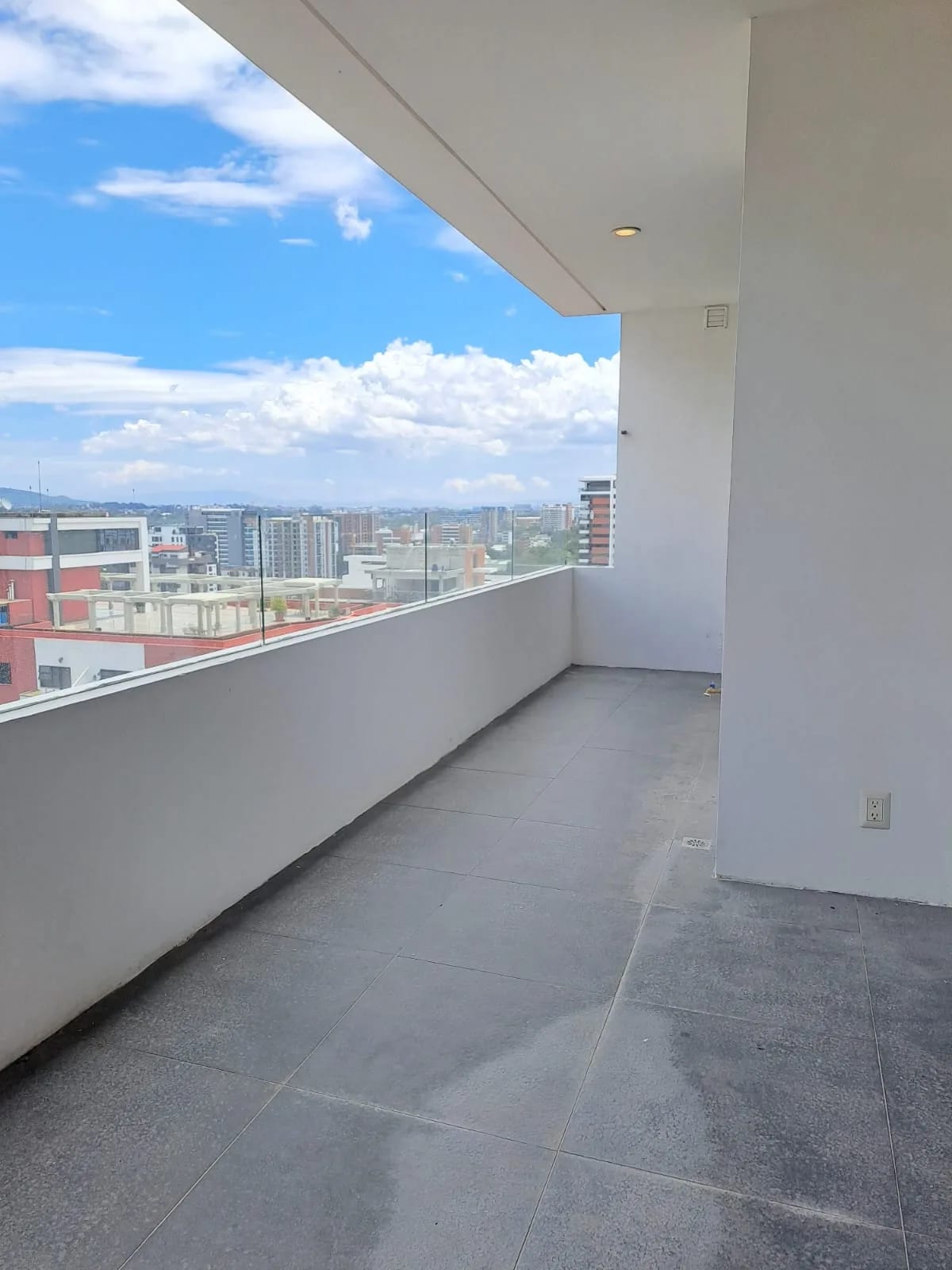 LANTANA ZONA 14 VENTA APARTAMENTO — foto 2 de 15