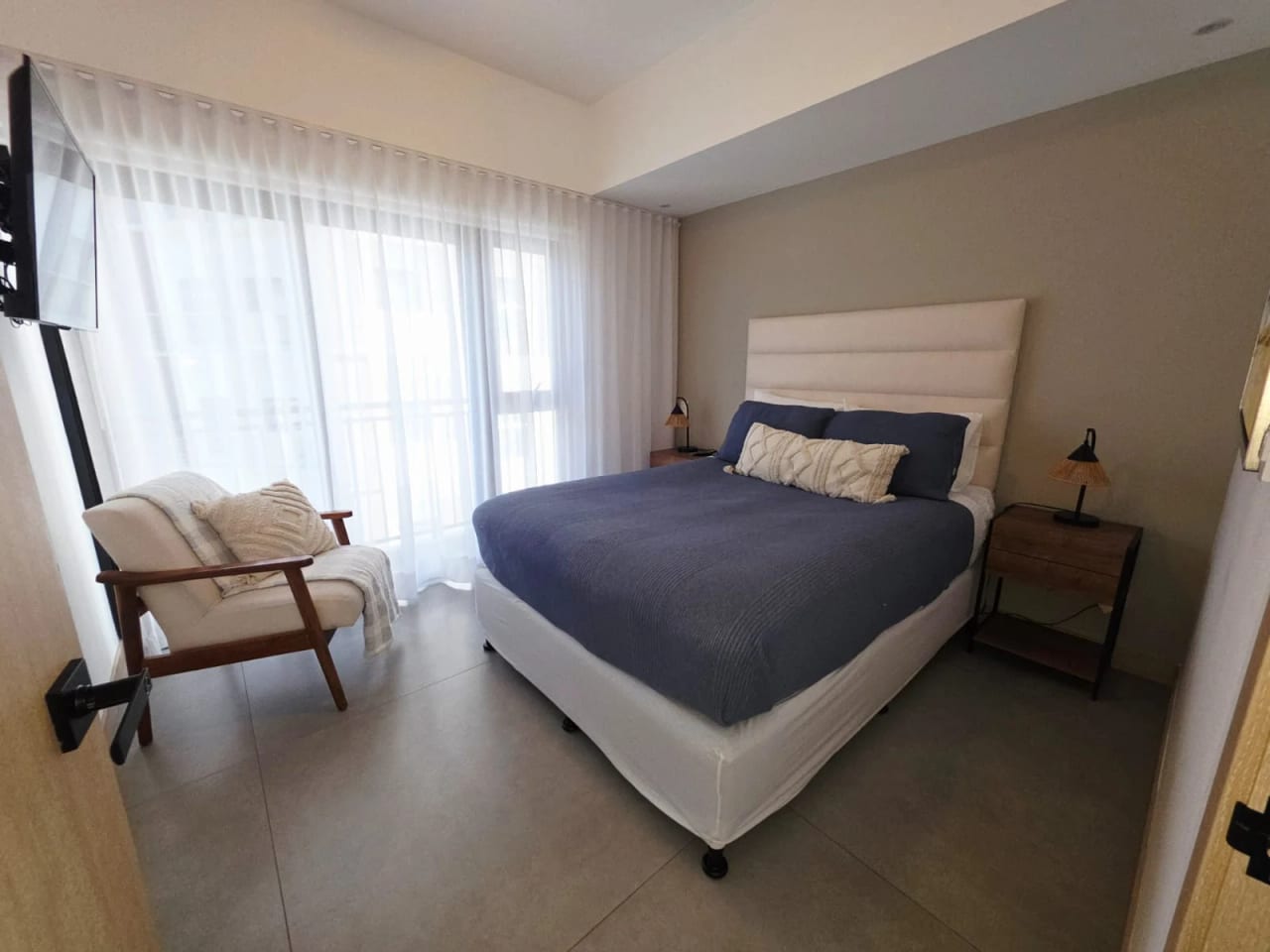 Renta amueblado en zona 10 2 habitaciones — foto 4 de 14