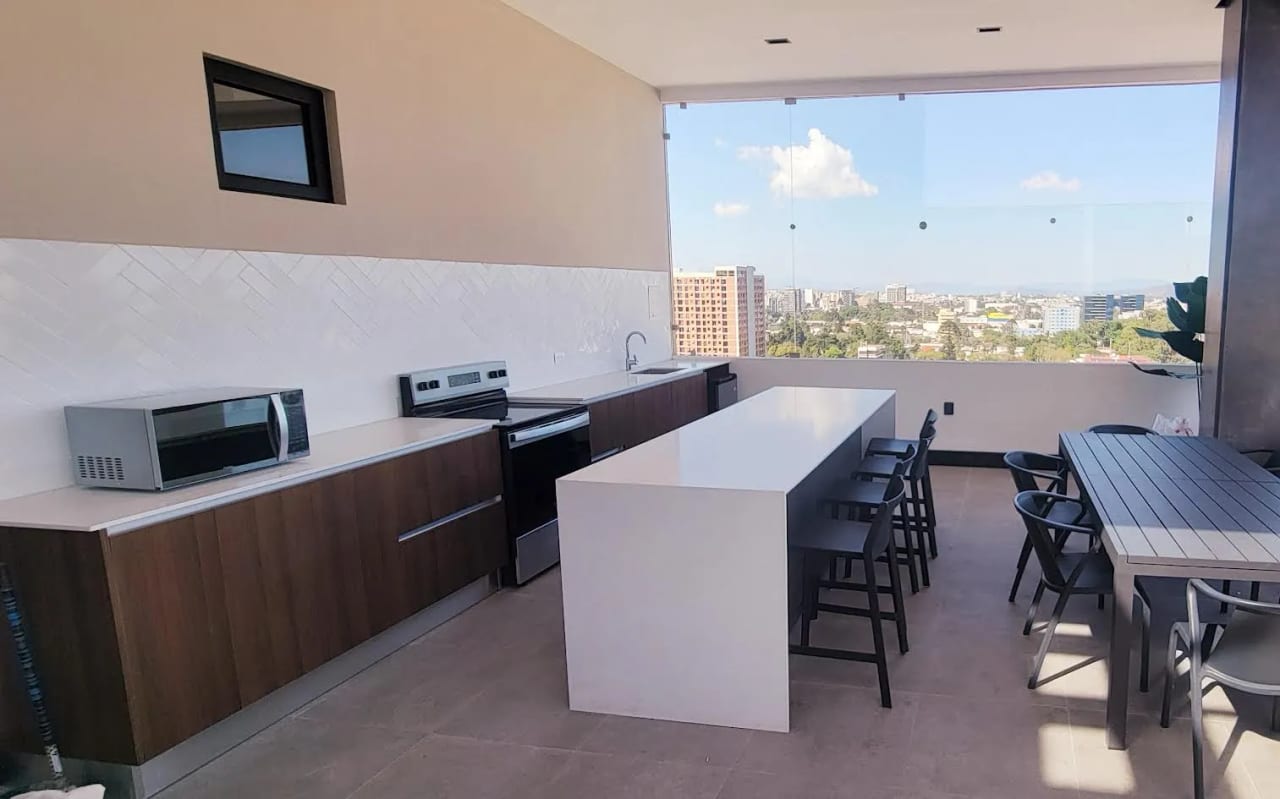 Renta amueblado en zona 10 2 habitaciones — foto 13 de 14