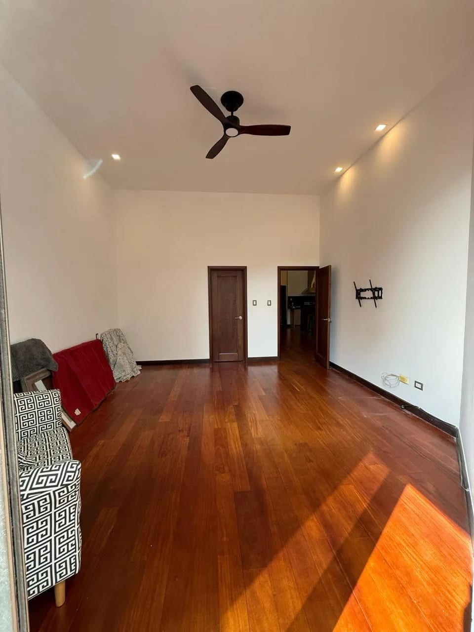 RENTA LOFT VERDINO ZONA 15 — foto 8 de 13