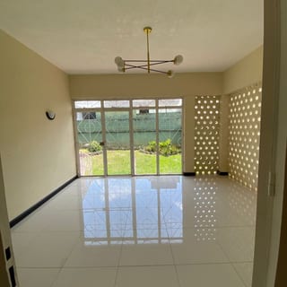 Casa Oakland en renta (Vivienda) — miniatura 4 de 10