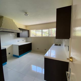 Casa Oakland en renta (Vivienda) — miniatura 2 de 10