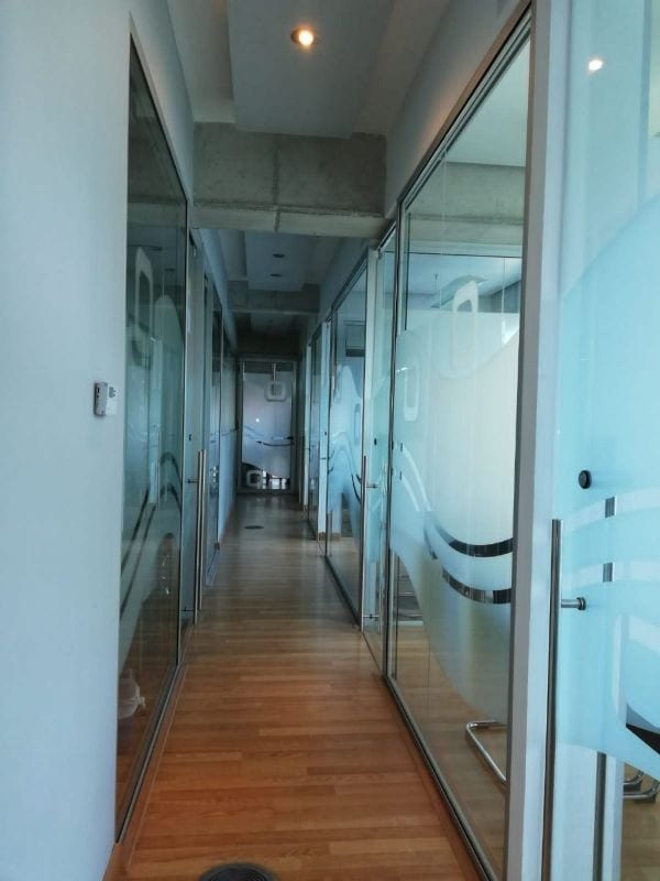 OFICINA AMUEBLADA O SIN MUEBLES ZONA 10 IDEAL ABOGADOS, ASISTENCIA DE COBROS, PUBLICIDAD, CALL CENTER — foto 6 de 10