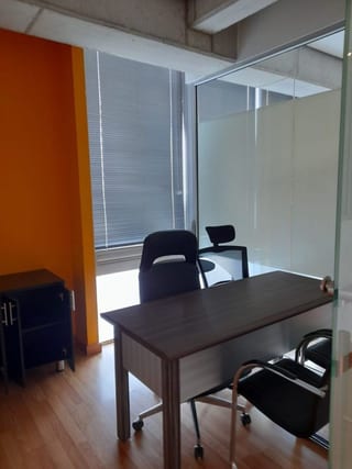 OFICINA AMUEBLADA O SIN MUEBLES ZONA 10 IDEAL ABOGADOS, ASISTENCIA DE COBROS, PUBLICIDAD, CALL CENTER — miniatura 3 de 10