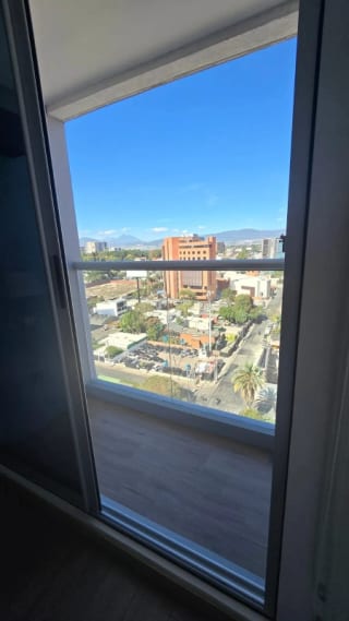City House en venta zona 10 — miniatura 7 de 13