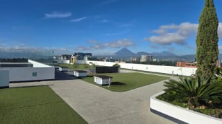 City House en venta zona 10 — miniatura 4 de 13