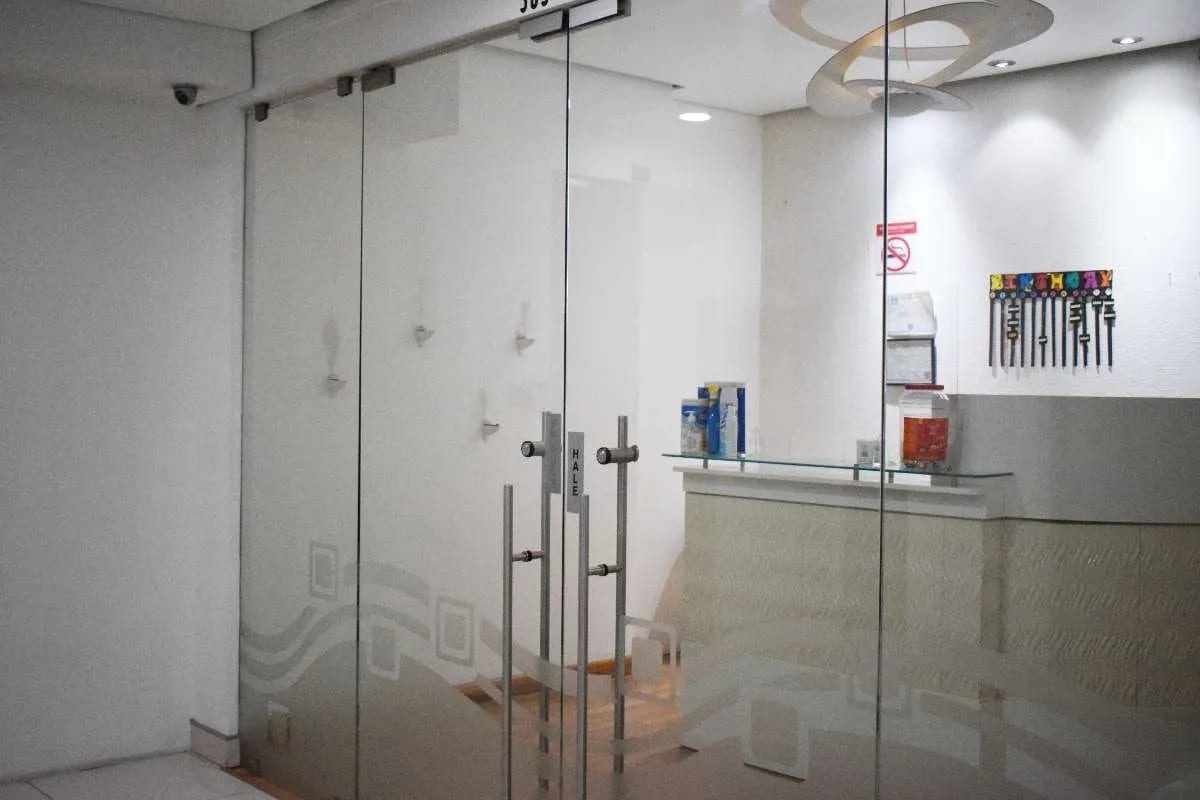 OFICINA AMUEBLADA O SIN MUEBLES ZONA 10 IDEAL ABOGADOS, ASISTENCIA DE COBROS, PUBLICIDAD, CALL CENTER — foto 9 de 10