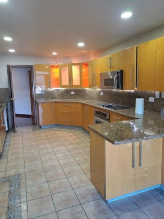 Lujoso apartamento en L Excellence zona 14 — miniatura 14 de 16