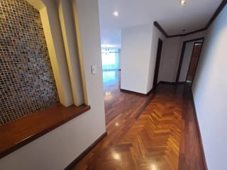 Lujoso apartamento en L Excellence zona 14 — miniatura 11 de 16
