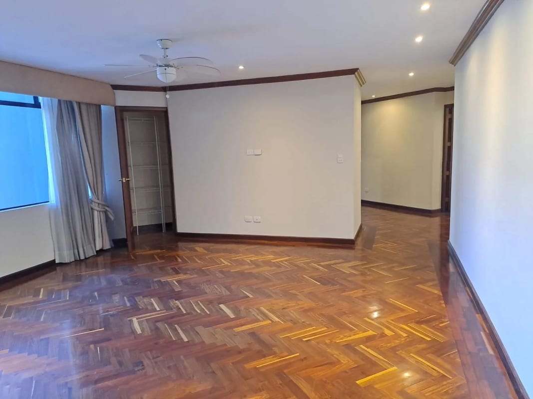 Lujoso apartamento en L Excellence zona 14 — foto 10 de 16