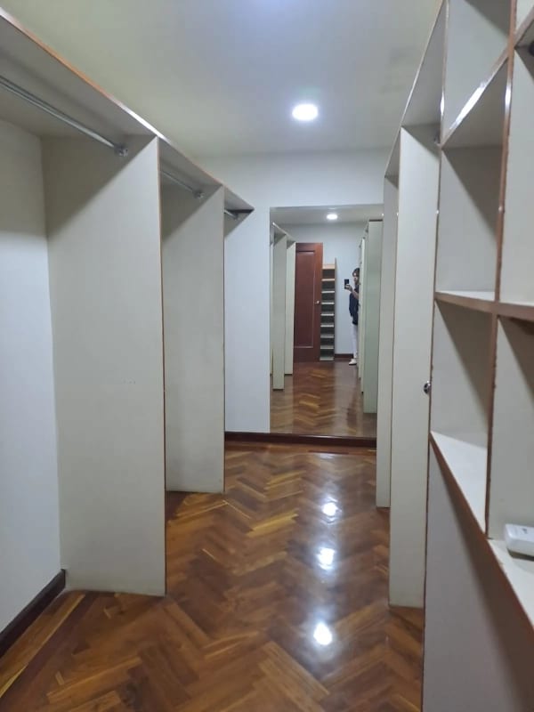 Lujoso apartamento en L Excellence zona 14 — foto 5 de 16