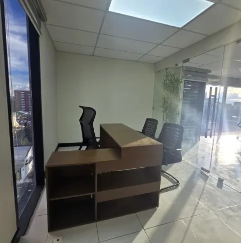 Oficina en renta 101010 zona 10 — foto 14 de 17