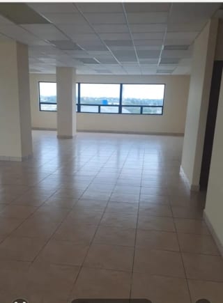 Renta de amplias oficinas zona 13 final — miniatura 3 de 6